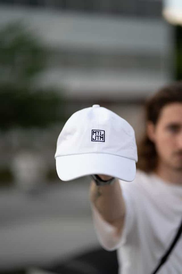 Come scegliere il giusto tipo di berretto da baseball per uno stile urbano sofisticato?